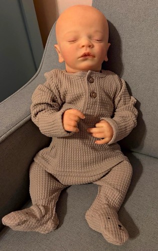 Realistic reborn baby doll - realistic,