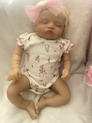 Lifelike reborn baby - reborn,
