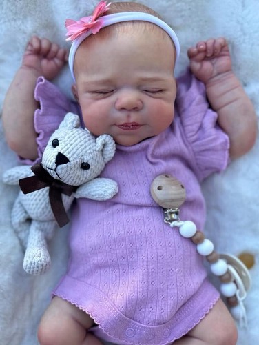 Real looking baby reborn - baby,