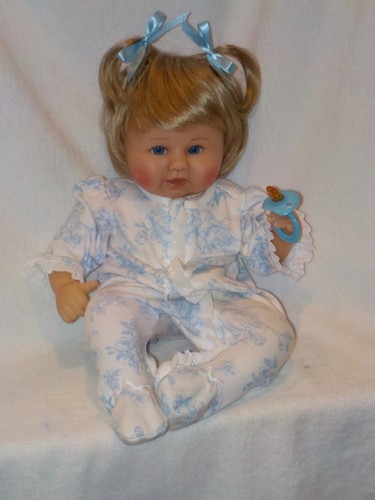 Soft reborn baby doll - ,